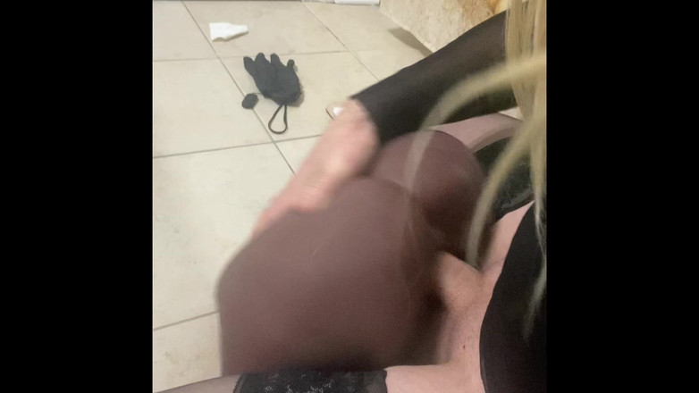 MadisonCD2025: Crossdresser - maricas prostituta transsexual fode rabuda preta e brinquedo de...