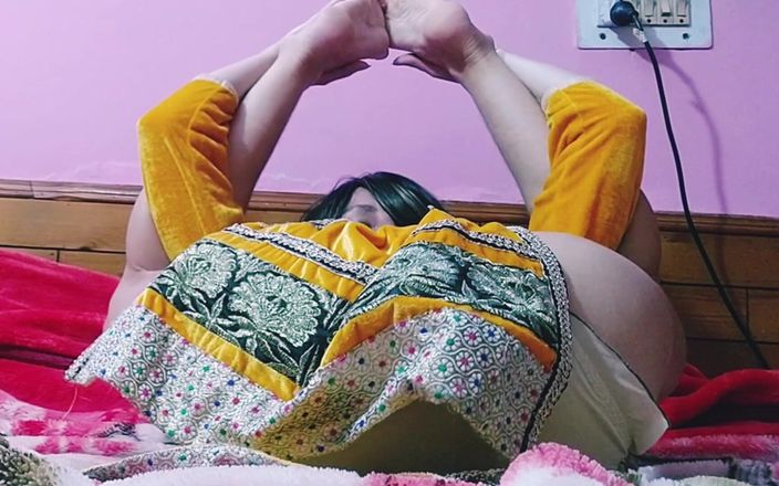 Bolly Karma: Esposa en streem en vivo haciendo el amor con el...