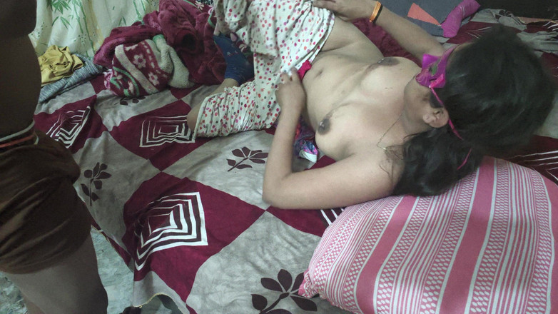 Dreamguys: Échauffée avec un baiser romantique puis sucée. Fille indienne desi...