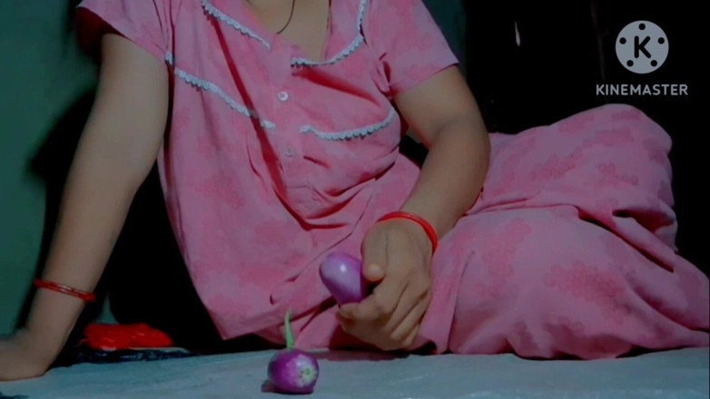 TricolorMusic3: This 19-year-old Girl From India Is a Prostitute. She Wants to...