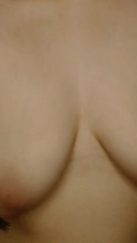 Jugando con mis tetas hinchables
