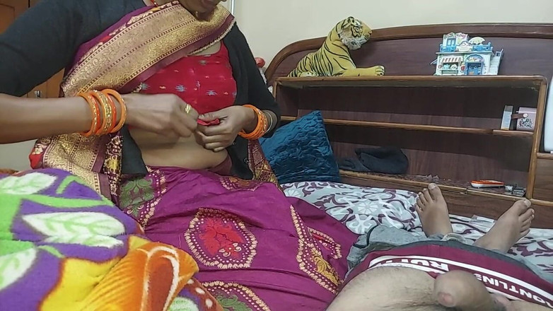 Indian Beauty: Bhabhi Ấn Độ thổi kèn tốt nhất bú cu to