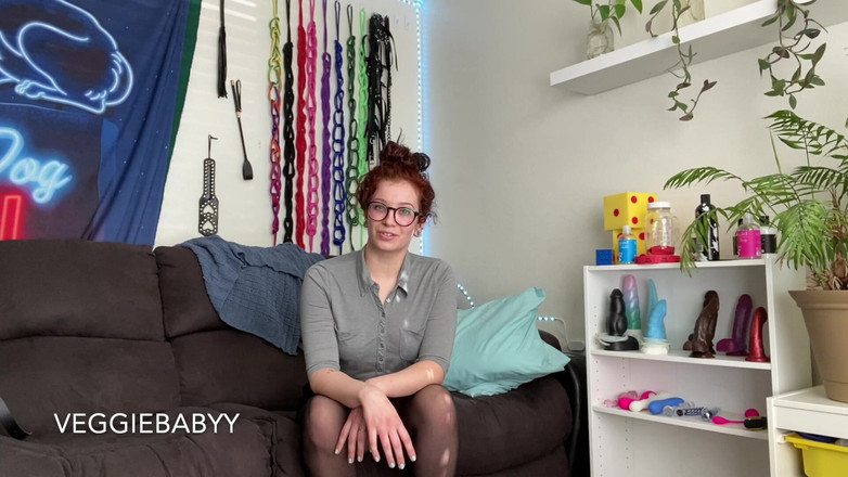 Veggiebabyy: Profesora de arte se desnuda para ti