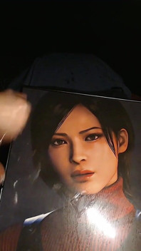 Sborrata in omaggio ada wong (personaggio del gioco resident evil 4 remake) enorme sborrata