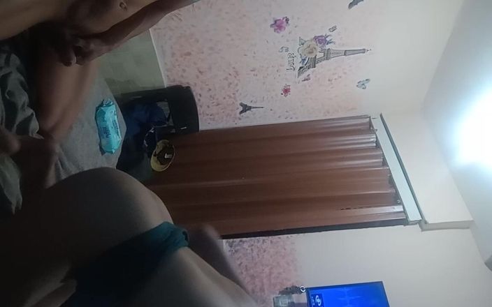 Femboy from Colombia: Io sto saltando così ricco