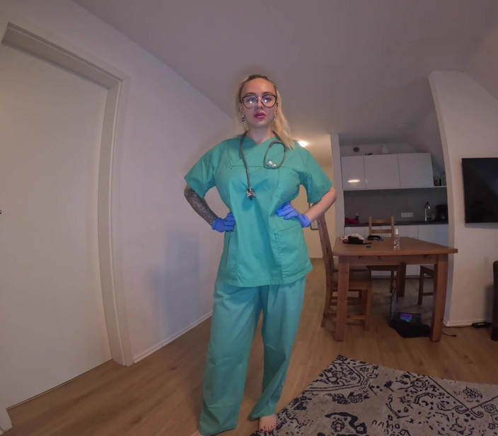 Beverly peach: La dottoressa Beverlyathalia si prenderà cura di te!
