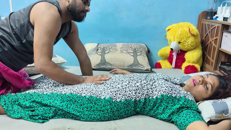 Vaigavarun Feet romance: Mallu ehefrau muschi reiben und küssen mit möpsen drücken und...