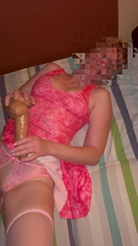 Hotwife in Abito Rosa Viene Scopata