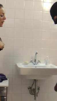 Slaaf casting! Test 4 ballbusting terreur en slaan en spugen deel 2
