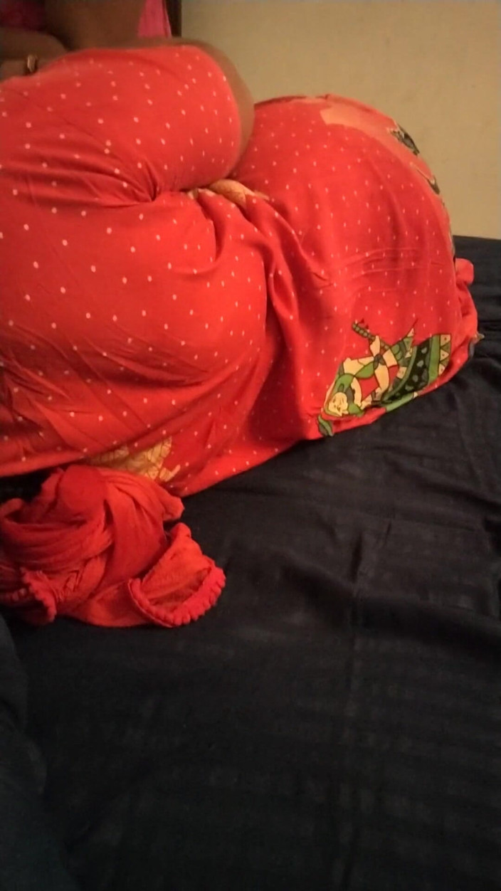 Tamil lesbian: Ділиться своїм сексом і брудними розмовами
