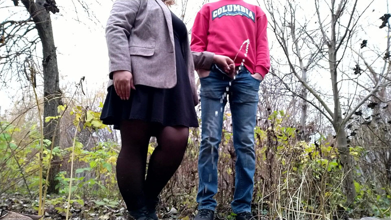 OurFetishLife: ショートワンピース姿の義母が娘婿のチンポを咥えて興奮させる