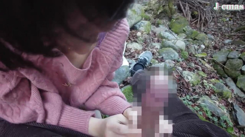 J-Cams: Una belleza atrevida abraza el aire libre y deja una...