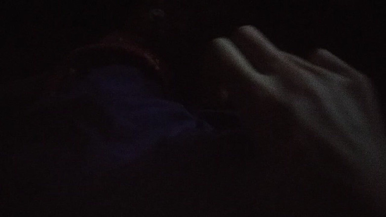 Chill360: Masturbuje uprostřed noci.