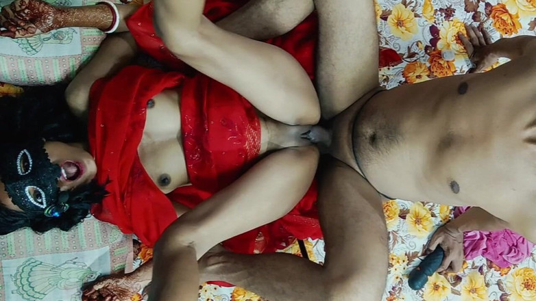 DesiFucker2130: Indiancă Desi Village Devar Bhabhi se fute cu vibrator