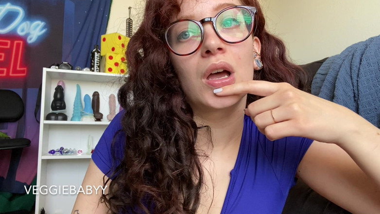 Veggiebabyy: Seducing You with My Big Pouty Lips