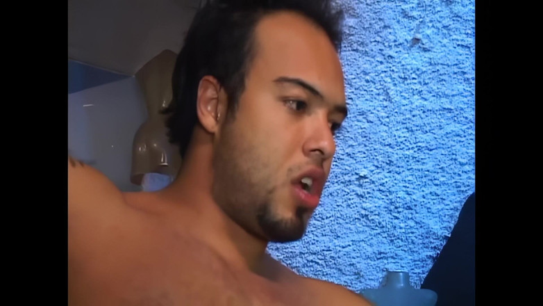 TGirls Fantasies: Puttana trans si fa allungare il culo stretto