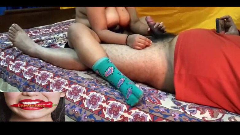 Hotty Jiya Sharmaa: India con apretado coño engaña a marido con amigo del...