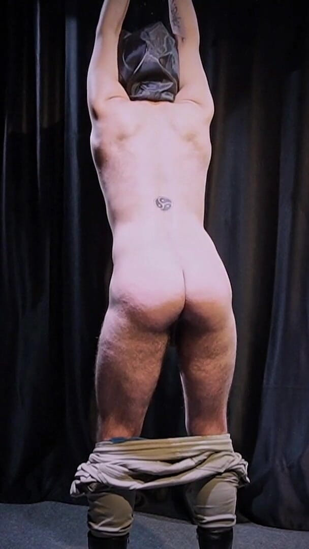 Zeus Handcuffed and Ass Spanking (Wanheldvig SCHWARZEHAUT)
