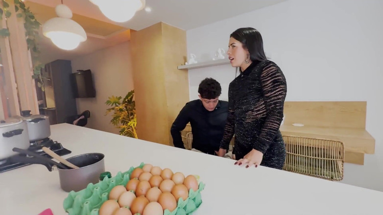 Kylei Ellish: Je Baise L’employé De Mon Mari Quand Il Me Laisse...
