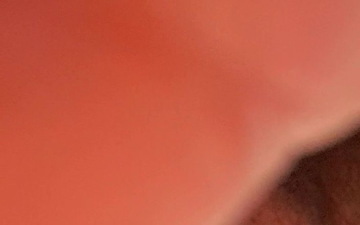 Mommy big hairy pussy: Plug anal, vue de fond