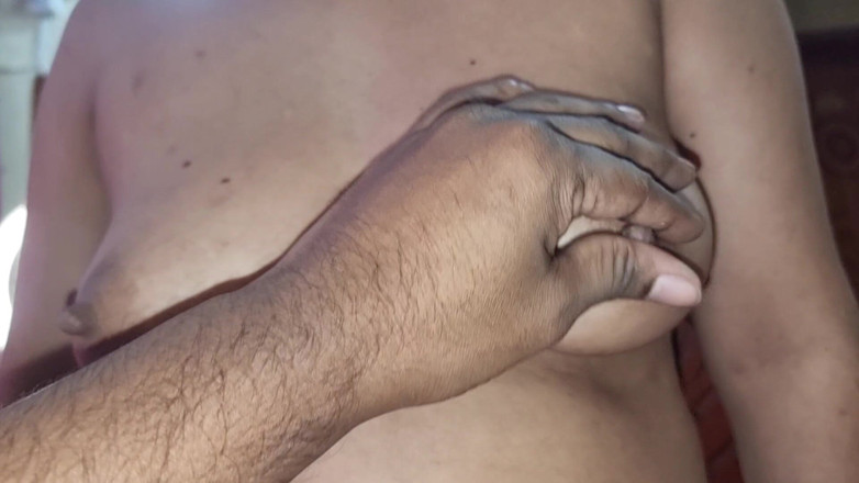 bdboygirl69: È una ragazza molto sexy e calda. Voce bangla nuovo...