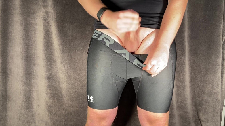 Lucas Nathan King: 義理の妹が私の射精現場に入ってきた