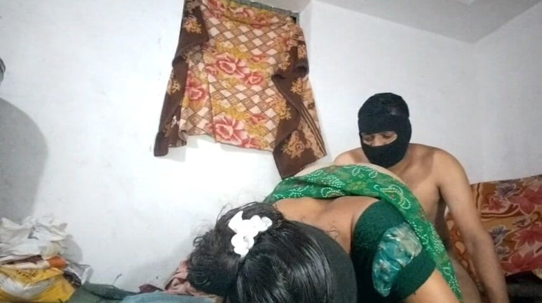Kumari1996: Hintli kadın: karı koca sikişiyor 1