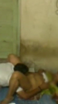 India real mucama lamiendo coño y sexo infiel