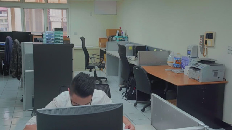 Eros721 official: Calda giovane segretaria scopata dal suo capo in ufficio