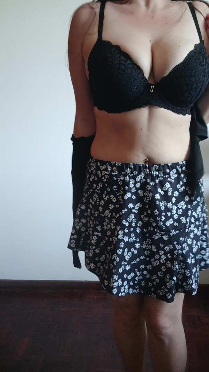 Kinky Lyrical: 1 минута стриптиз