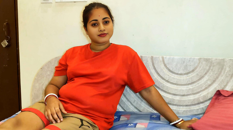 Raja puja: Siya bhabhi hermanastra Riya Bhabhi primera vez en cámara