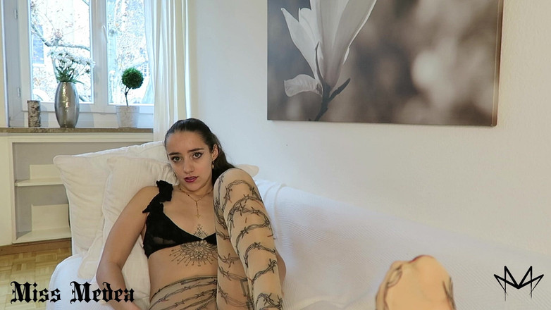 Miss Medea Mortelle: Nylon JOI