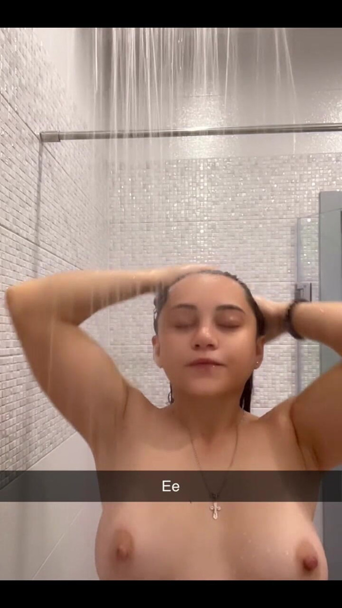 Shrima Malati: Kom met mij klaar in een snapchat-douche