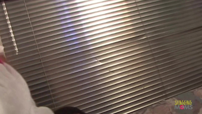 Shagging Stepmoms: Pervy Woman with Big Nipples Enjoys a Missionary After a...