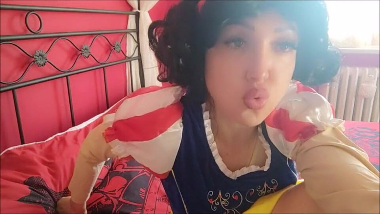 savannahamatoriale: Snowhite and the Nun Burps!