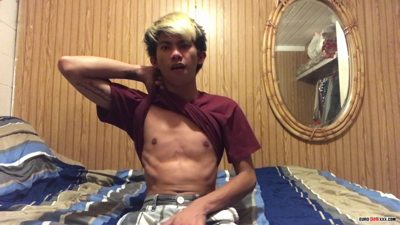 Euro boy xxx: L'adorabile xander schizza un gran casino