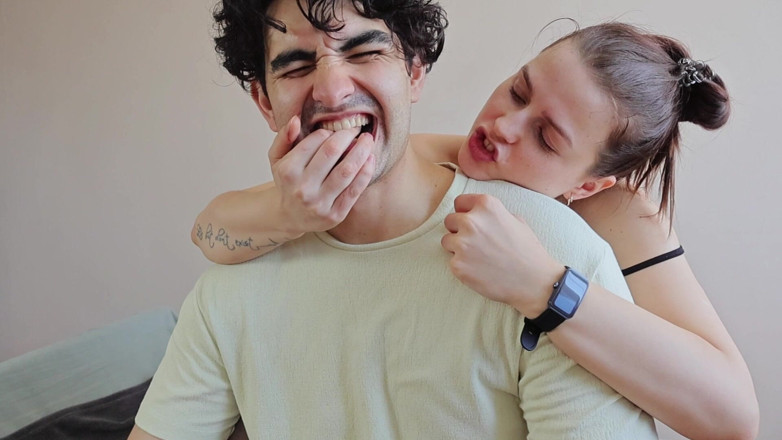 Artur and Diana: Fetish menggigit jari