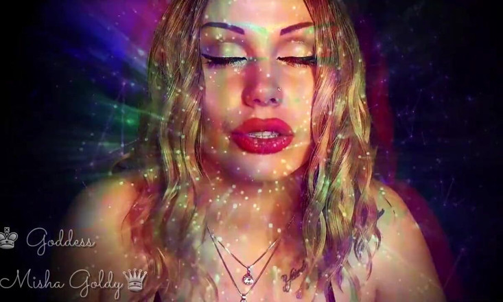 Goddess Misha Goldy: Gli orgasmi sono molto più intensi quando ti concentri sui...