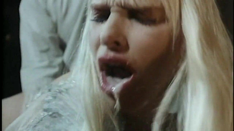 XTime Vod: Vintage sexo com Cicciolina