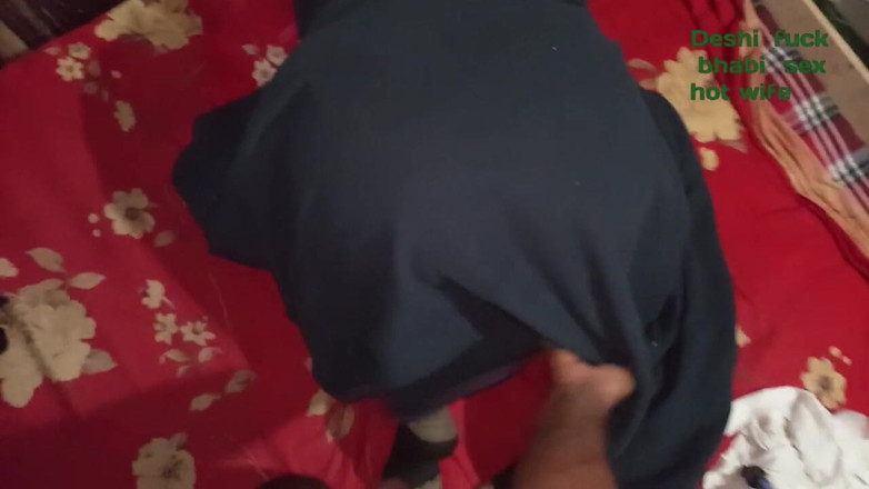 Deshi couple studio: 我发现我的继嫂独自在家并操了她