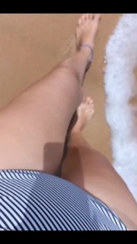 Pee Spotting the Beach