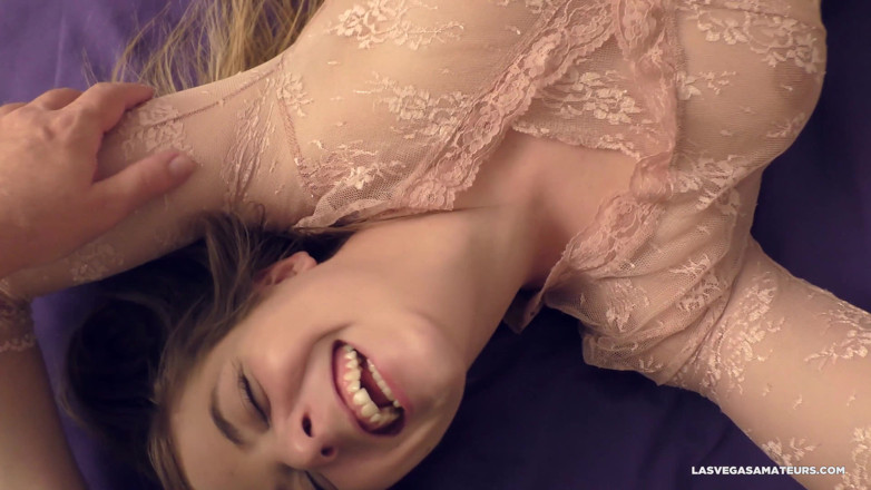 Spungy Gunk Films: 4 k / Kendra Lynn ontkent en laat stiefvader Gerald dan...