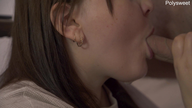 Polly Sweet: , super close-up, di mulut