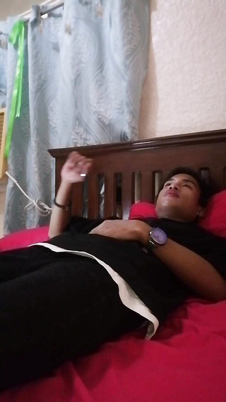 Rent A Gay Productions: Ateşli asyalı twink evde tek başına mastürbasyon yapıyor! Sıcak