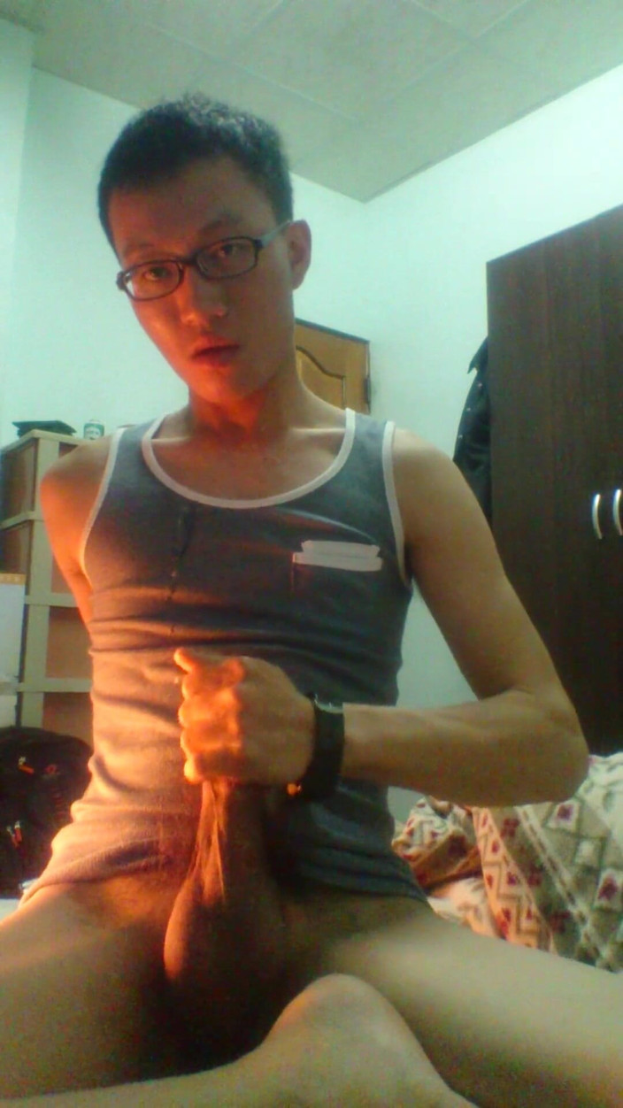 Gaysian fun: 大学時代の手コキと射精