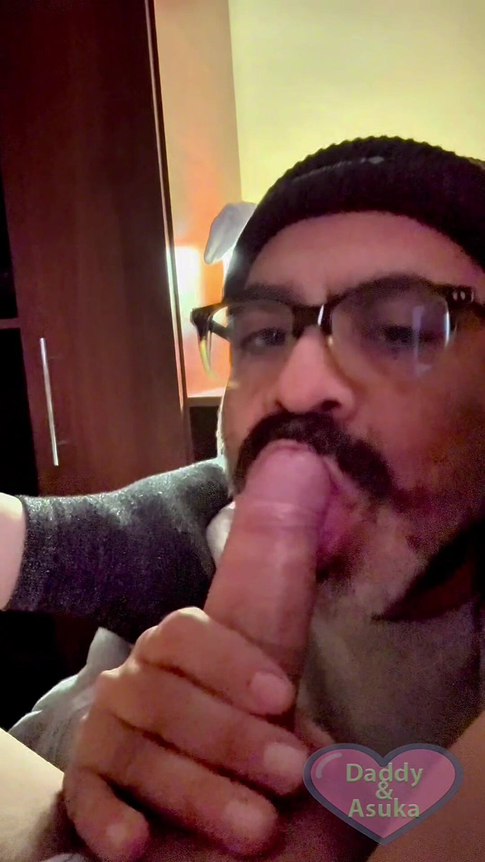Daddy and Asuka: 爸爸舔舐和操他的女婴