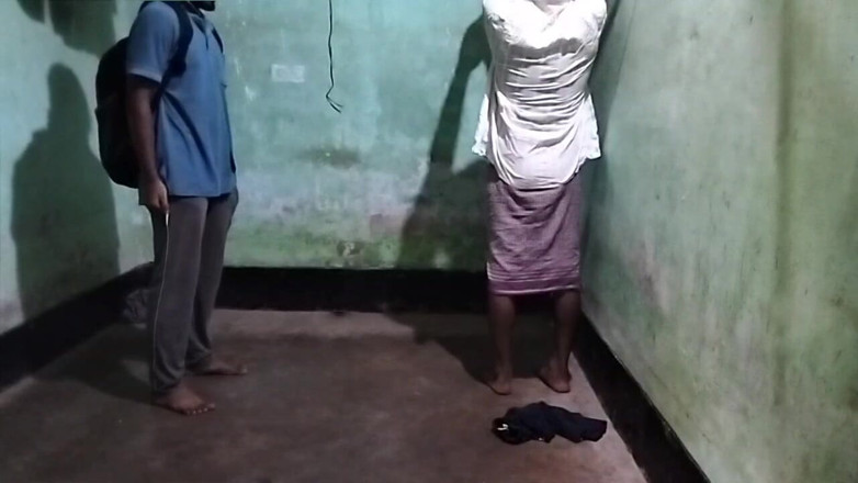 Desi Tits: Un ragazzo gay del bangladesh fa sesso per la prima...