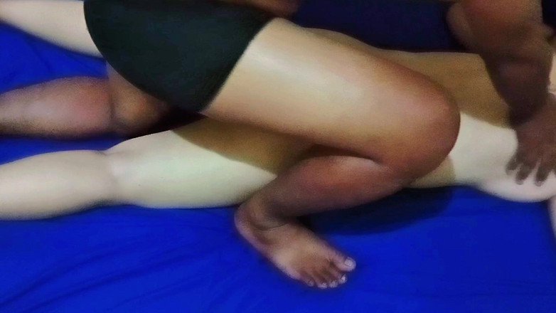 Angelina pop: Soția mea m-a văzut futându-mă cu prietena ei la hotel