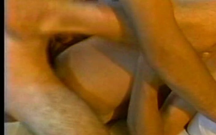 Gay RetroX VHS: 加熱された男性の衝動の充足1