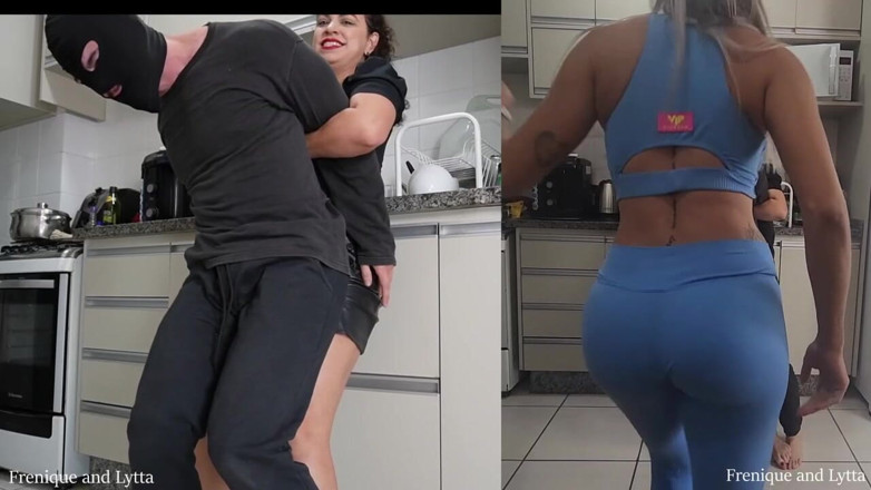 Queen Lytta ballbusting and cum lick: Frenique ve lytta - sert çifte ezme ep 1 - köle iki ateşli kız...